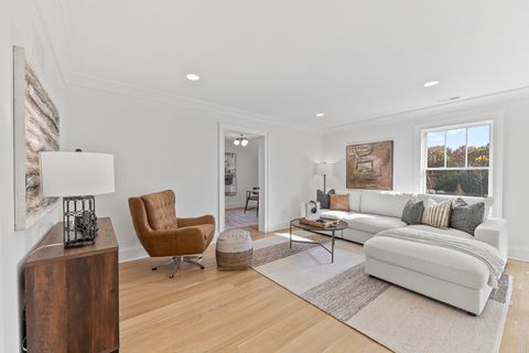 Tiny photo for 106 Brookwood Lane, Lincolnshire, IL 60069 (MLS # 12508389)