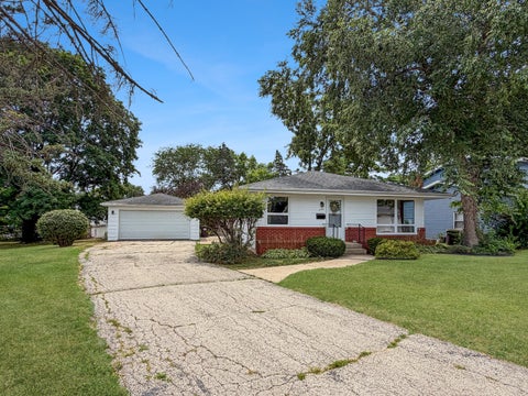 Photo of 1346 Empire Court, Freeport, IL 61032 (MLS # 12691895)