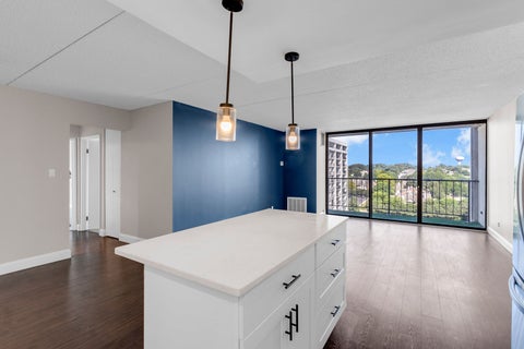 Tiny photo for 2005 S Finley Road #905, Lombard, IL 60148 (MLS # 12754143)
