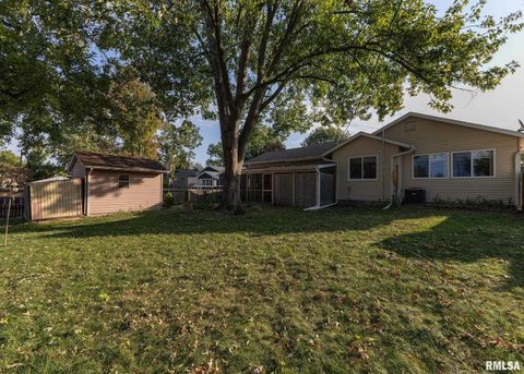 Tiny photo for 1417 2ND Avenue, Camanche, IA 52730 (MLS # QC4268393)