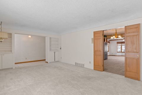 Tiny photo for 2850 Volquardsen Avenue, Davenport, IA 52804 (MLS # 12597624)