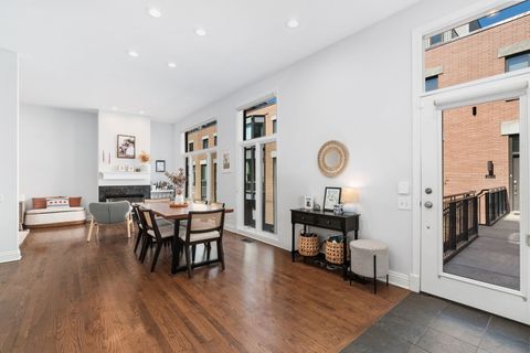 Tiny photo for 1445 N Cleveland Avenue #E, Chicago, IL 60610 (MLS # 12590916)