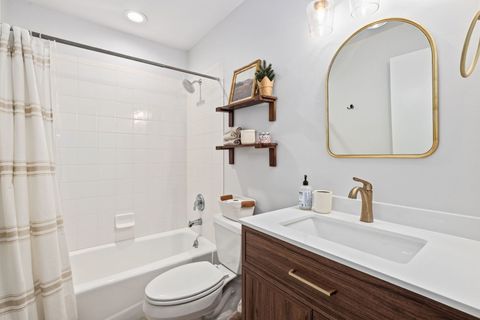 Tiny photo for 1445 N Cleveland Avenue #E, Chicago, IL 60610 (MLS # 12590916)