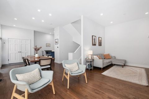 Tiny photo for 1445 N Cleveland Avenue #E, Chicago, IL 60610 (MLS # 12590916)