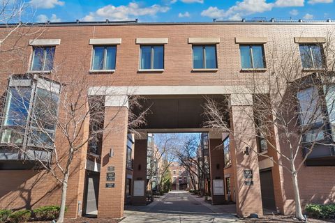 Tiny photo for 1445 N Cleveland Avenue #E, Chicago, IL 60610 (MLS # 12590916)