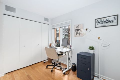 Tiny photo for 1445 N Cleveland Avenue #E, Chicago, IL 60610 (MLS # 12590916)