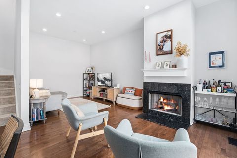 Tiny photo for 1445 N Cleveland Avenue #E, Chicago, IL 60610 (MLS # 12590916)