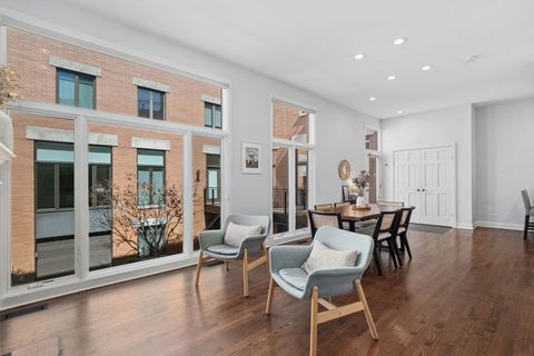 Tiny photo for 1445 N Cleveland Avenue #E, Chicago, IL 60610 (MLS # 12590916)