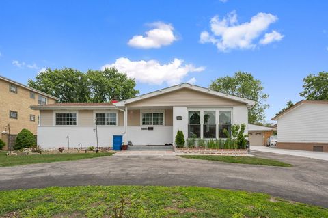 Tiny photo for 903 S York Road, Bensenville, IL 60106 (MLS # 12439672)