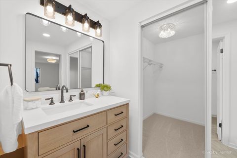 Tiny photo for 1400 N Yarmouth Place #416, Mount Prospect, IL 60056 (MLS # 12610945)