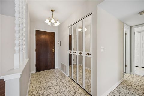 Tiny photo for 9530 N Lamon Avenue #403, Skokie, IL 60077 (MLS # 12502679)