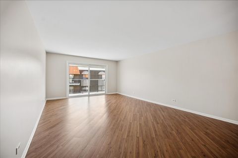 Tiny photo for 9530 N Lamon Avenue #403, Skokie, IL 60077 (MLS # 12502679)