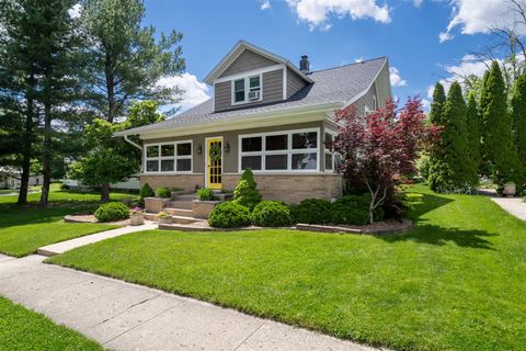 Tiny photo for 405 N Franklin Street, Roanoke, IL 61561 (MLS # 12639158)