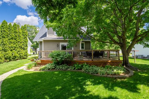 Tiny photo for 405 N Franklin Street, Roanoke, IL 61561 (MLS # 12639158)