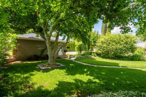 Tiny photo for 405 N Franklin Street, Roanoke, IL 61561 (MLS # 12639158)