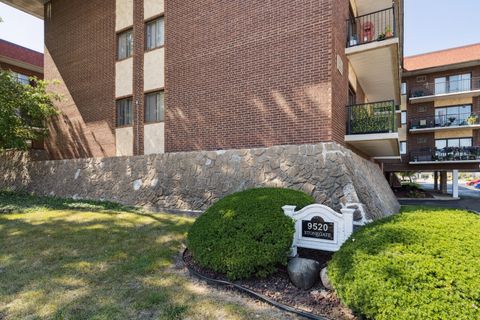 Tiny photo for 9520 S MAYFIELD Avenue #N105, Oak Lawn, IL 60453 (MLS # 12472772)