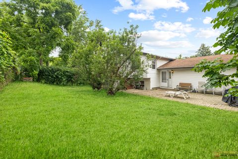 Tiny photo for 220 Osage Lane, Buffalo Grove, IL 60089 (MLS # 12493439)