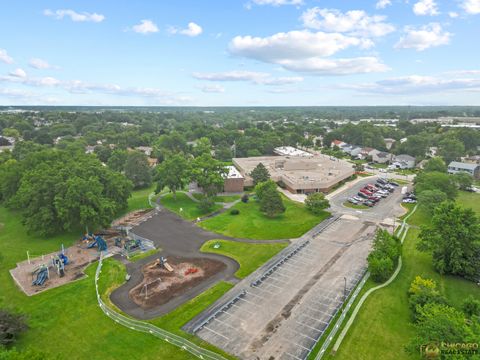 Tiny photo for 220 Osage Lane, Buffalo Grove, IL 60089 (MLS # 12493439)
