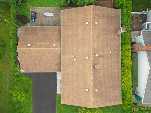 Tiny photo for 220 Osage Lane, Buffalo Grove, IL 60089 (MLS # 12493439)
