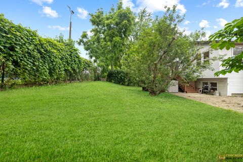 Tiny photo for 220 Osage Lane, Buffalo Grove, IL 60089 (MLS # 12493439)