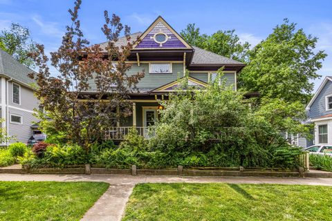Photo of 305 W. Illinois Street, Urbana, IL 61801 (MLS # 12648009)