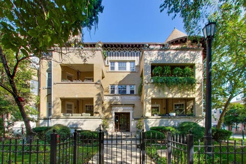 Photo of 4601 N MALDEN Street #3, Chicago, IL 60640 (MLS # 12775469)