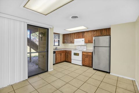 Tiny photo for 1905 Christopher Circle #4, Urbana, IL 61802 (MLS # 12308926)