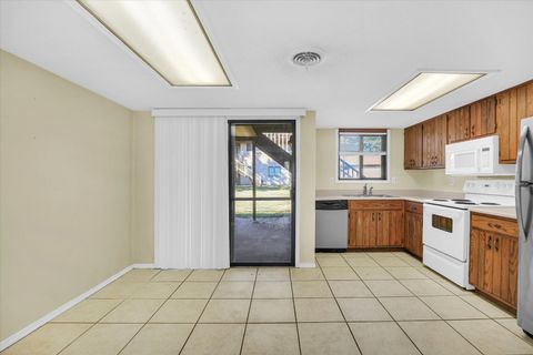 Tiny photo for 1905 Christopher Circle #4, Urbana, IL 61802 (MLS # 12308926)