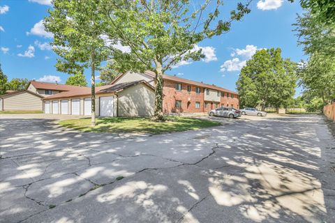 Tiny photo for 1905 Christopher Circle #4, Urbana, IL 61802 (MLS # 12308926)