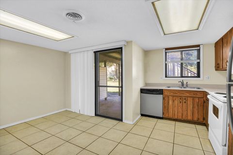 Tiny photo for 1905 Christopher Circle #4, Urbana, IL 61802 (MLS # 12308926)