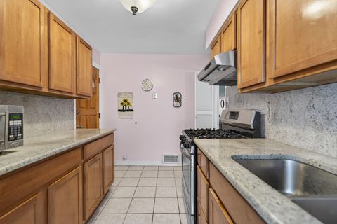 Tiny photo for 6607 N Damen Avenue #2N, Chicago, IL 60645 (MLS # 12588821)