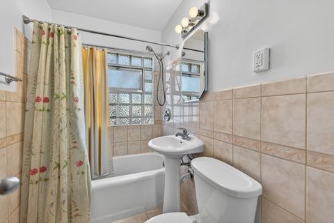 Tiny photo for 6607 N Damen Avenue #2N, Chicago, IL 60645 (MLS # 12588821)