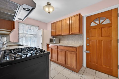 Tiny photo for 6607 N Damen Avenue #2N, Chicago, IL 60645 (MLS # 12588821)