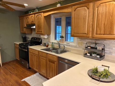 Tiny photo for 24 Cessna Drive, Centralia, IL 62801 (MLS # 12578788)