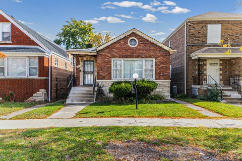Photo of 8643 S kingston Avenue, Chicago, IL 60617 (MLS # 12503086)