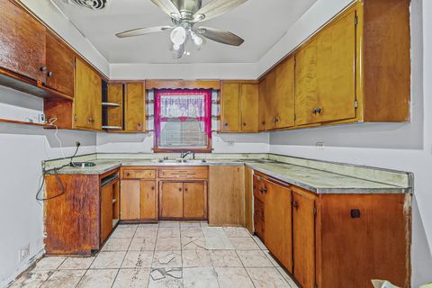Tiny photo for 8643 S kingston Avenue, Chicago, IL 60617 (MLS # 12503086)