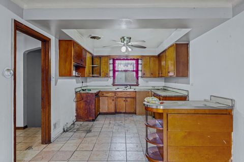 Tiny photo for 8643 S kingston Avenue, Chicago, IL 60617 (MLS # 12503086)