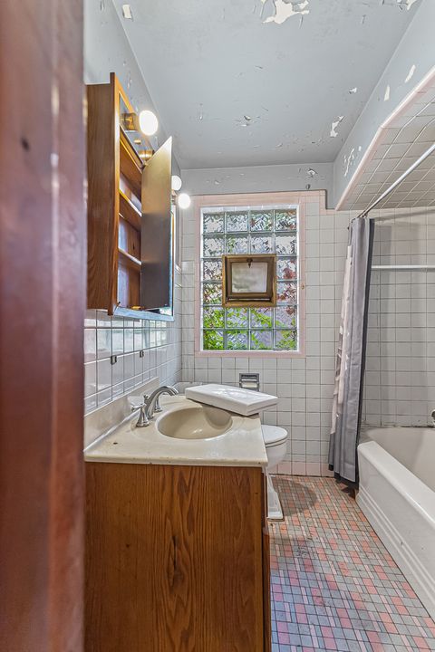 Tiny photo for 8643 S kingston Avenue, Chicago, IL 60617 (MLS # 12503086)