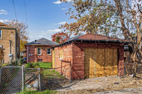 Tiny photo for 8643 S kingston Avenue, Chicago, IL 60617 (MLS # 12503086)