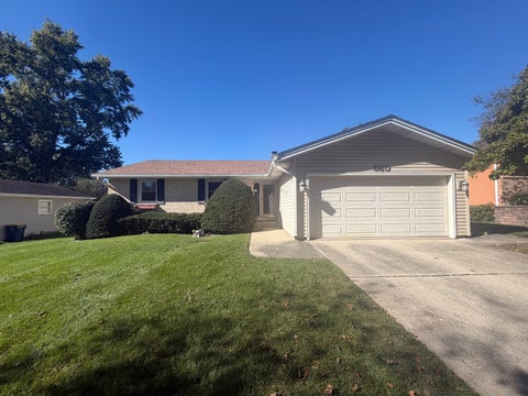 Photo of 980 Iroquois Drive, Elgin, IL 60120 (MLS # 12789722)