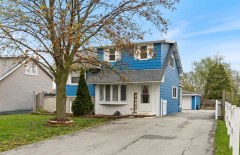 Photo of 3915 Liberty Boulevard, Westmont, IL 60559 (MLS # 12618295)