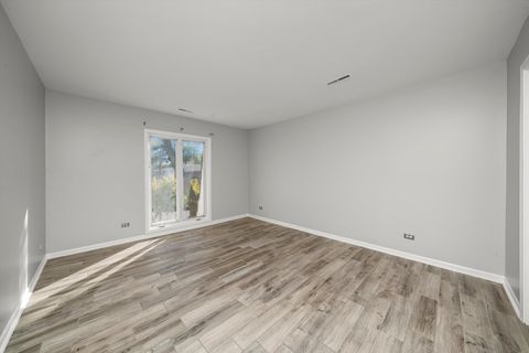 Tiny photo for 10308 Circle Drive #301, Oak Lawn, IL 60453 (MLS # 12491045)