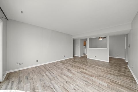 Tiny photo for 10308 Circle Drive #301, Oak Lawn, IL 60453 (MLS # 12491045)