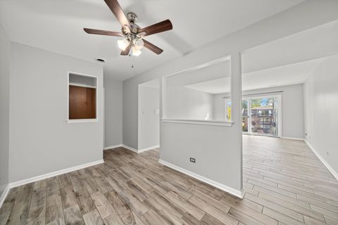 Tiny photo for 10308 Circle Drive #301, Oak Lawn, IL 60453 (MLS # 12491045)