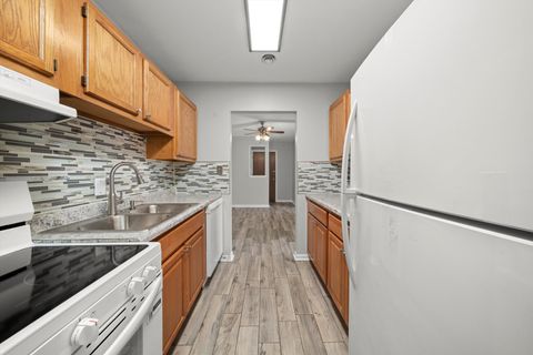 Tiny photo for 10308 Circle Drive #301, Oak Lawn, IL 60453 (MLS # 12491045)