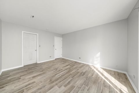 Tiny photo for 10308 Circle Drive #301, Oak Lawn, IL 60453 (MLS # 12491045)