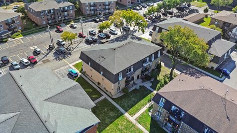 Tiny photo for 10308 Circle Drive #301, Oak Lawn, IL 60453 (MLS # 12491045)