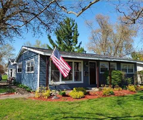 Photo of 100 E Willow Street, Fairbury, IL 61739 (MLS # 12523015)