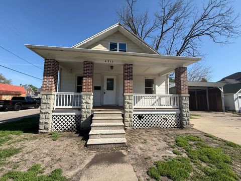 Photo of 4315 4th Avenue, Moline, IL 61265 (MLS # 12629549)