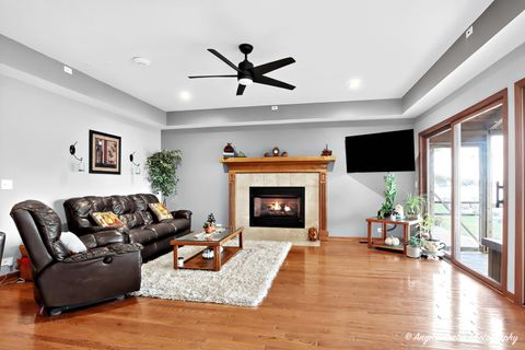 Tiny photo for 5012 W Lake Shore Drive, Wonder Lake, IL 60097 (MLS # 12504370)